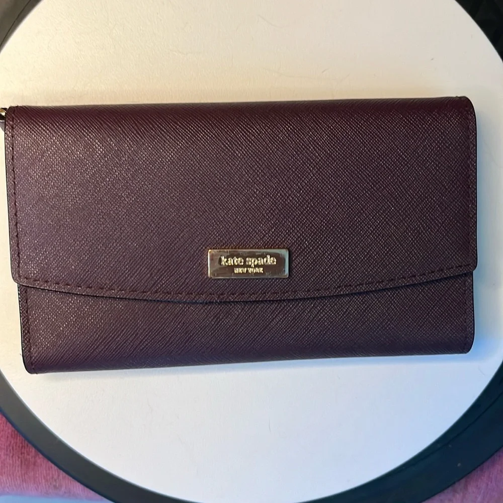 Kate Spade Plum Snappy long wallet EUC phone holder card case ID wallet